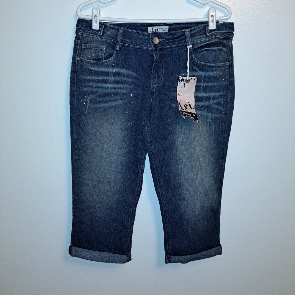 L.e.i Jeans Ashley Lowrise Distressed Capris w/Rhinestone Embellishments NWT - Picture 1 of 11